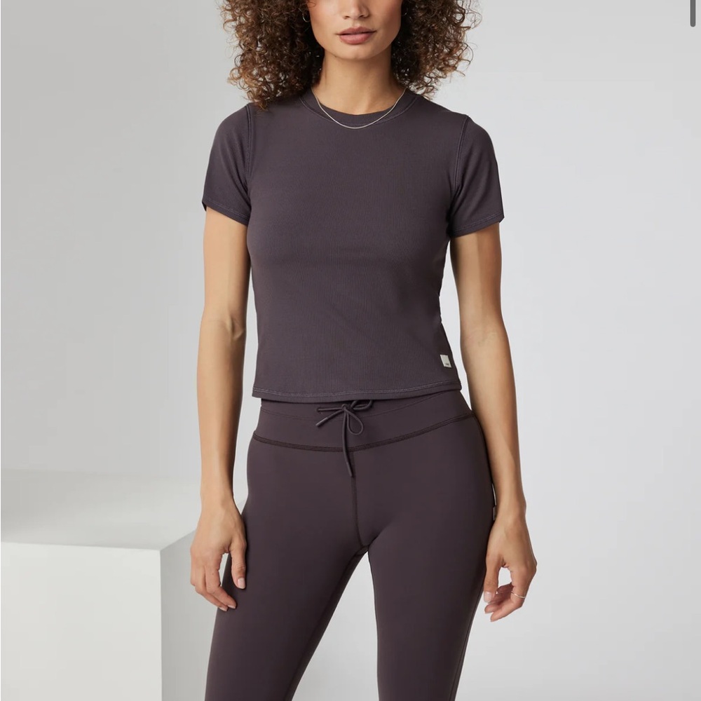 Vuori pose Short Sleeve Tee